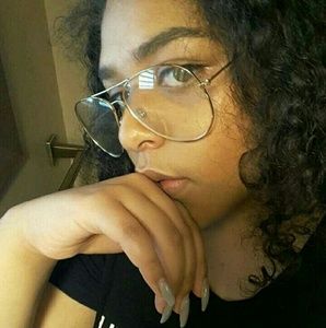 Meet your Posher, Leatta