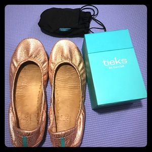 Size 7 Tieks, rose gold