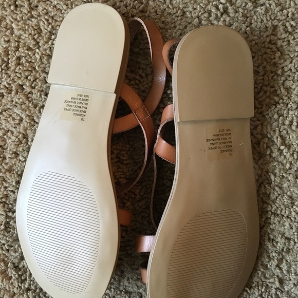 Nine West Strappy Sandals - Never Worn - Picture 3 of 3