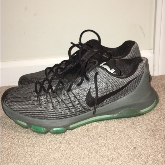 Shoes - Picture 2 of 4