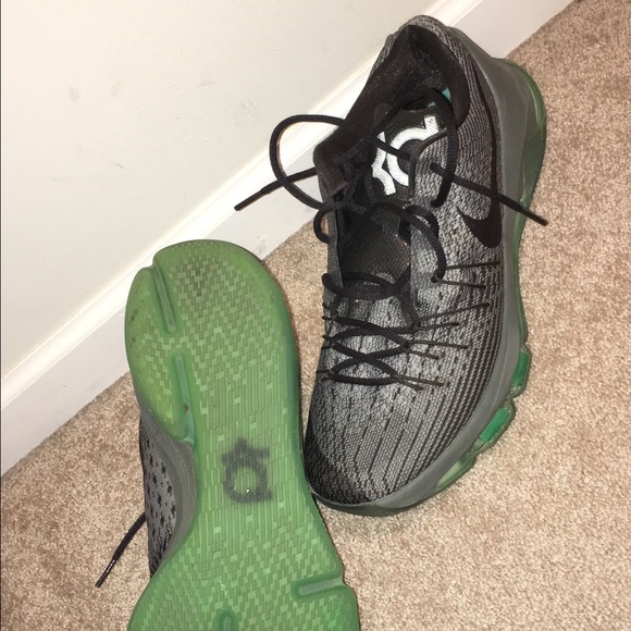 Shoes - Picture 3 of 4