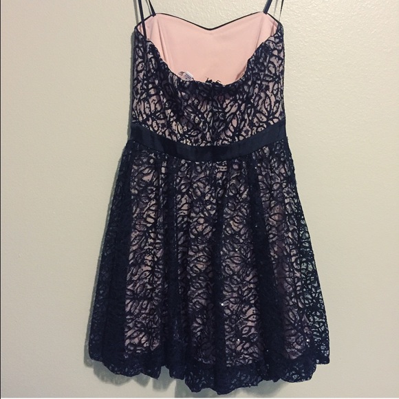 Black Lace Dress - Picture 2 of 3