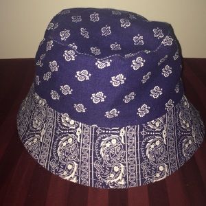 Reversible sun hat