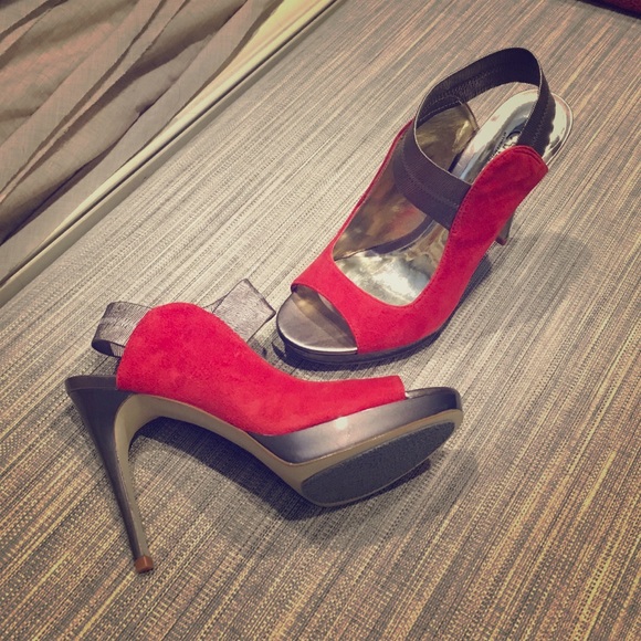 Carlos Santana Sexy Pump size 7.5 (NEW never worn)