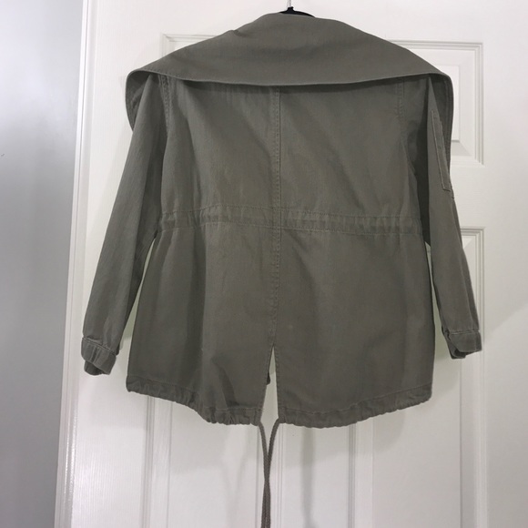 Unique Green Jacket - Picture 3 of 3