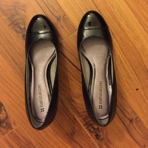 Naturalizer size 6 pumps
