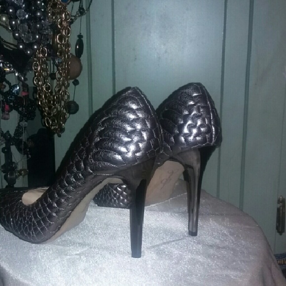 Heels - Picture 2 of 2