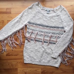 💎FREE WITH $10 PURCHASE! Boho fringe sweater
