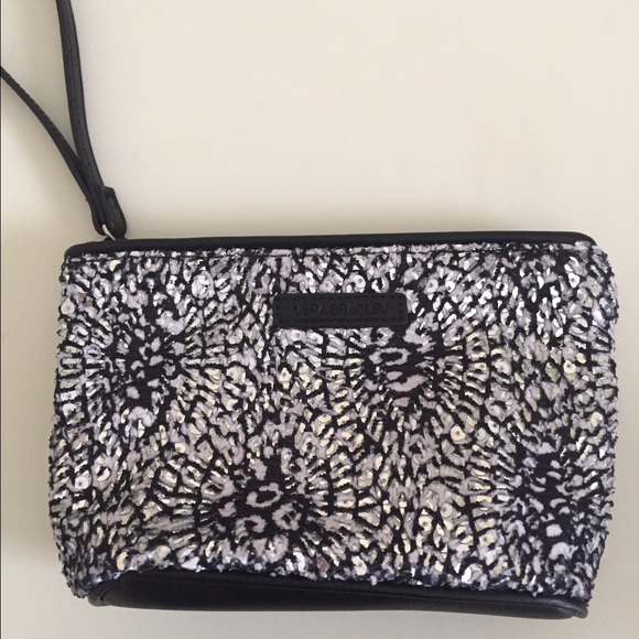 Vera Bradley wristlet - Picture 1 of 4