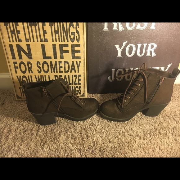 Booties - Picture 3 of 4