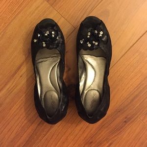 Bandolino black kitten heels