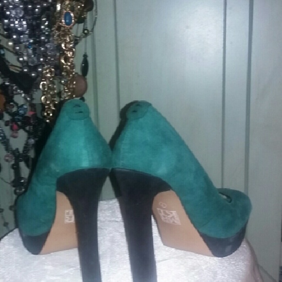 Heels - Picture 2 of 2