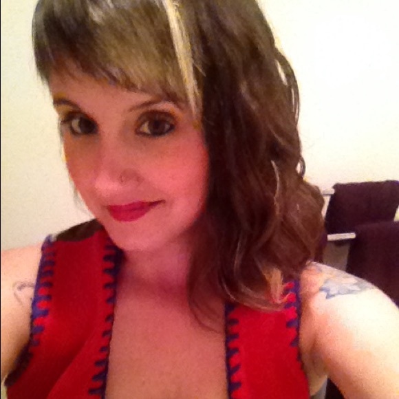 Meet your Posher, Kira - Picture 2 of 3