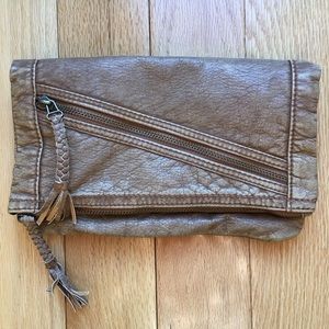 Converse clutch❣️❣️