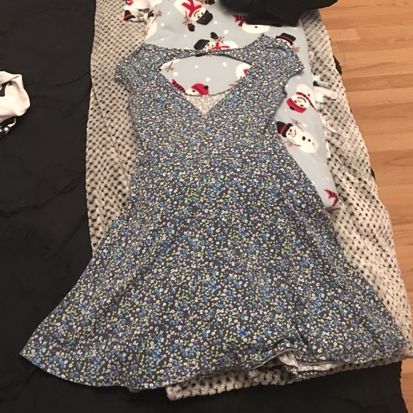 Dress - Picture 1 of 2