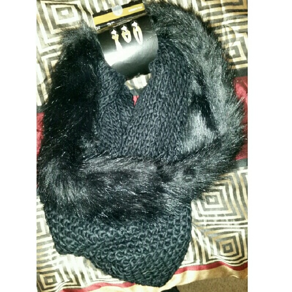 Black Knit Infinity Scarf - Picture 1 of 3