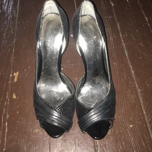 Guess designer black heels