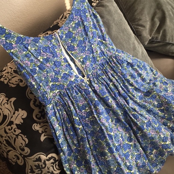 Flower dress - Picture 4 of 4
