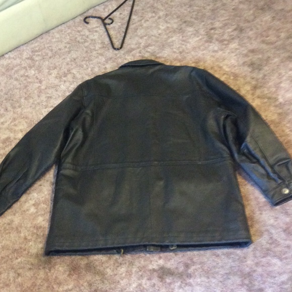 Leather jacket - Picture 3 of 4
