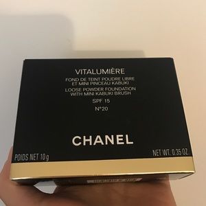 Chanel Vitalumiere powder #20 ❤️ with kabuki brush