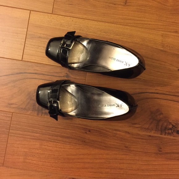 Anne Klein size 7 pump