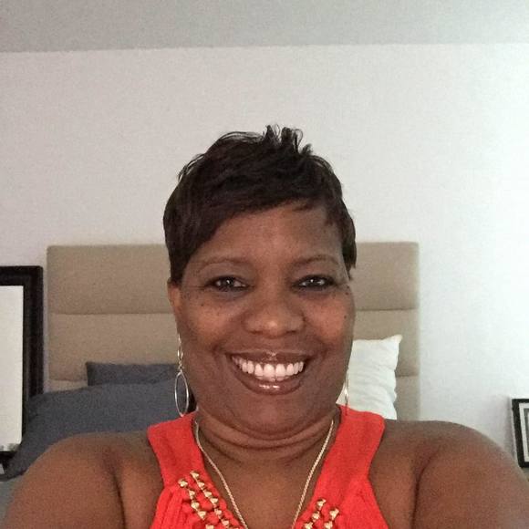 Meet your Posher, Roslyn