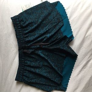 LULULEMON Black and Blue Hit It Short