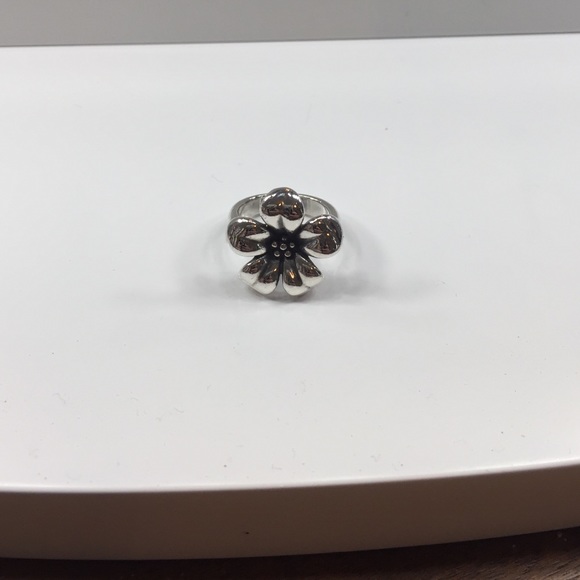 Flower ring