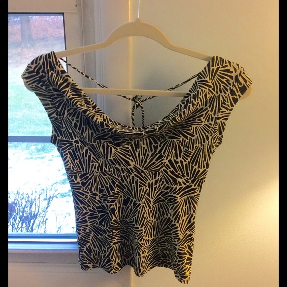 BCBG crop top, x small, machine wash
