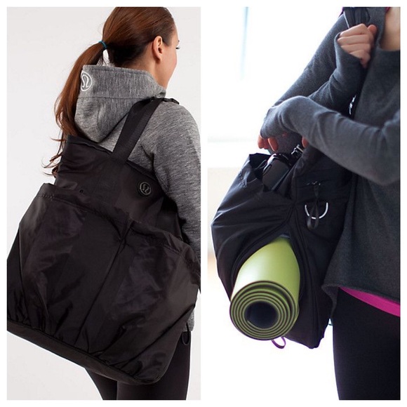 lululemon athletica Handbags - RARE Lululemon Flow and Go Tote!