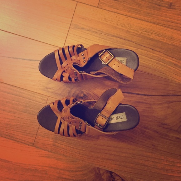 Steve Madden size 6 wedges