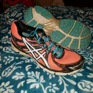 Asics running shoe size 6