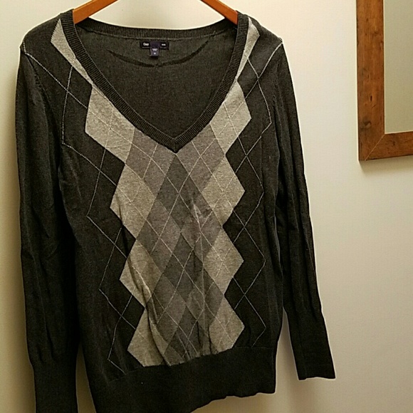 Gray Gap V neck sweater