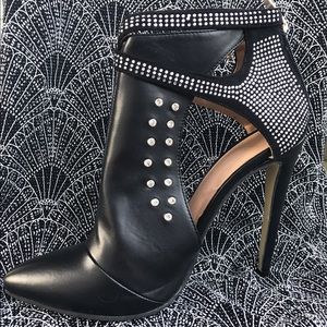 NIB Sparkle black booties size 10