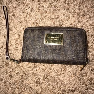 Michael Kors Wristlet