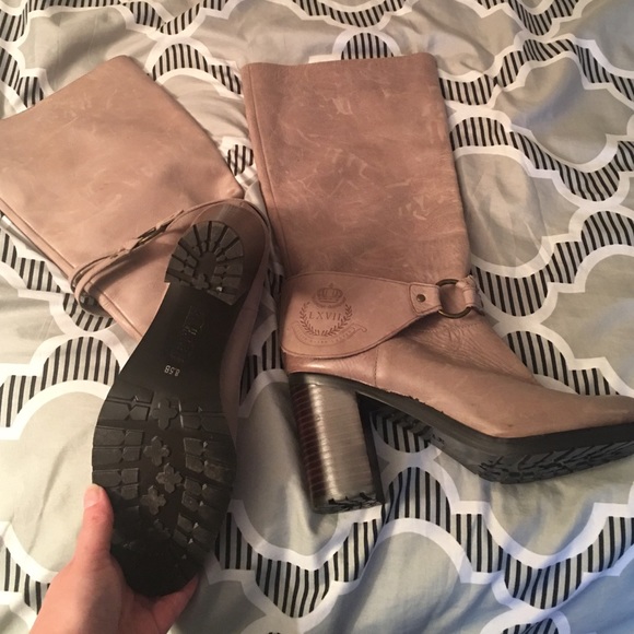 Boots - Picture 2 of 4