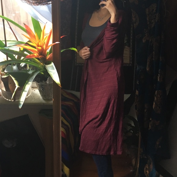🚫🚫sold🚫🚫 Burgundy body cardigan - Picture 2 of 4