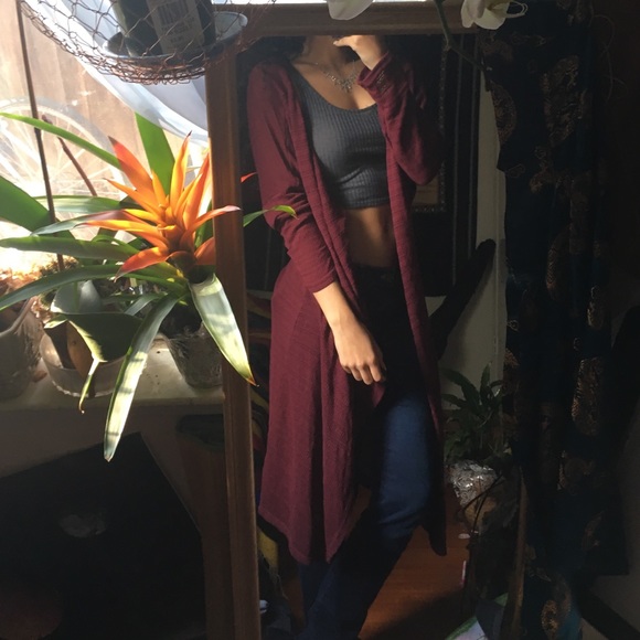 🚫🚫sold🚫🚫 Burgundy body cardigan - Picture 4 of 4