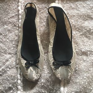 Lace flats