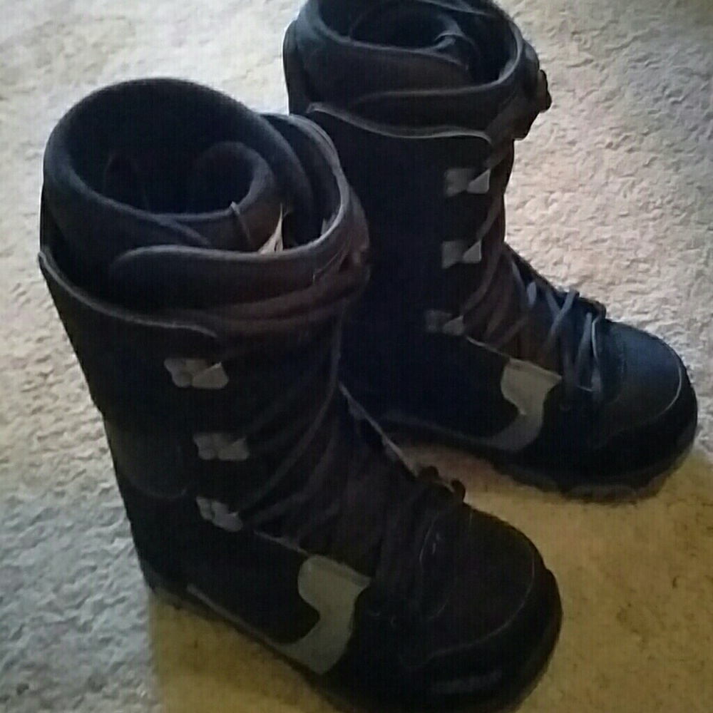 Mens Thirty-two Snowboard boots
