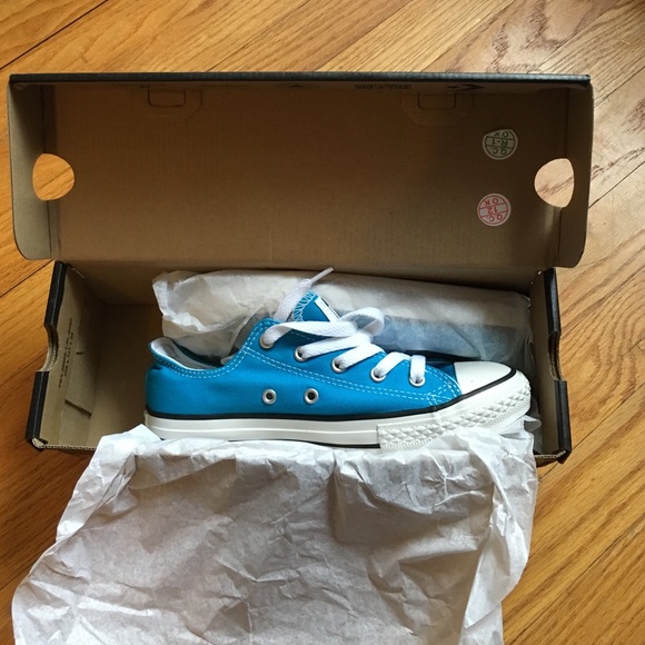 Converse Youth size 3 new in box