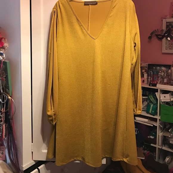 Split sleeve shimmer v neck dress