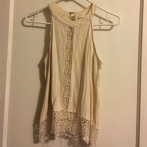 XS white tank top, perfect top for a summer day