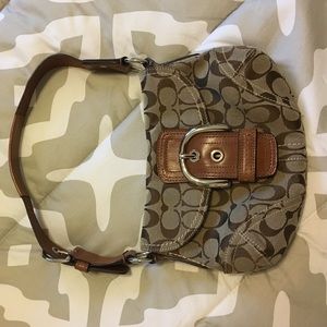 Gently used classic coach bag!