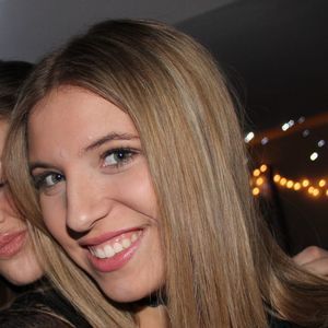 Meet your Posher, Ava