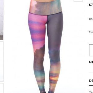 Teeki clouds hot pant