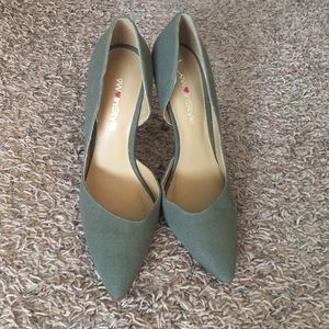 Pointed-toe Dress Heels