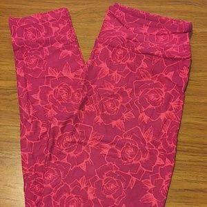 FLASH SALE: NWT Lularoe OS VALENTINES Leggings