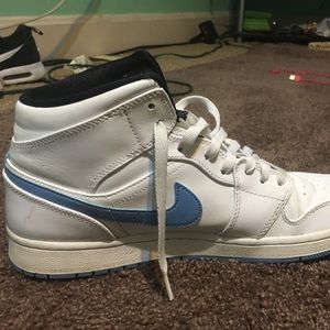 Air jordon one mid North Carolina