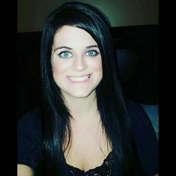 Poshmark Ambassador, Kyndra - Picture 5 of 8